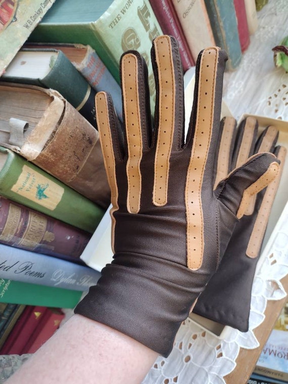 New Old Stock Vintage Gloves in Box Brown Tan Dri… - image 5