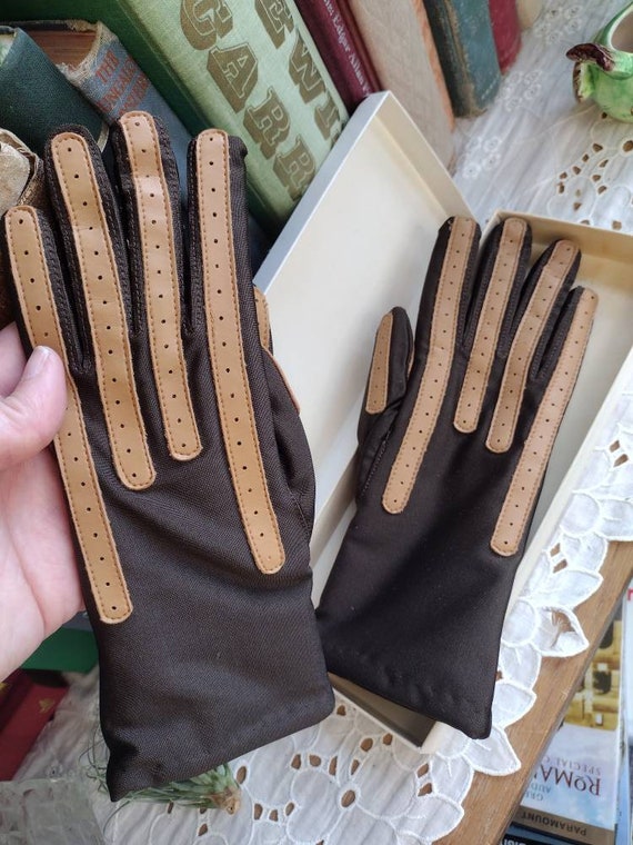 New Old Stock Vintage Gloves in Box Brown Tan Dri… - image 1