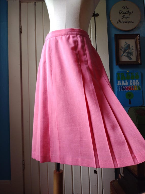 Saia plissada rosa pêssego vintage cintura 30 32 M anos 80 90