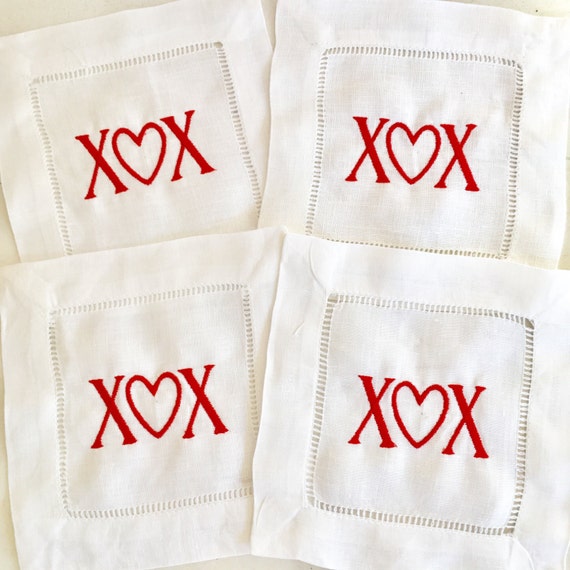 Valentine Cocktail Napkins / Heart napkin / Valentines Gift / Monogram Gift - Set of 4