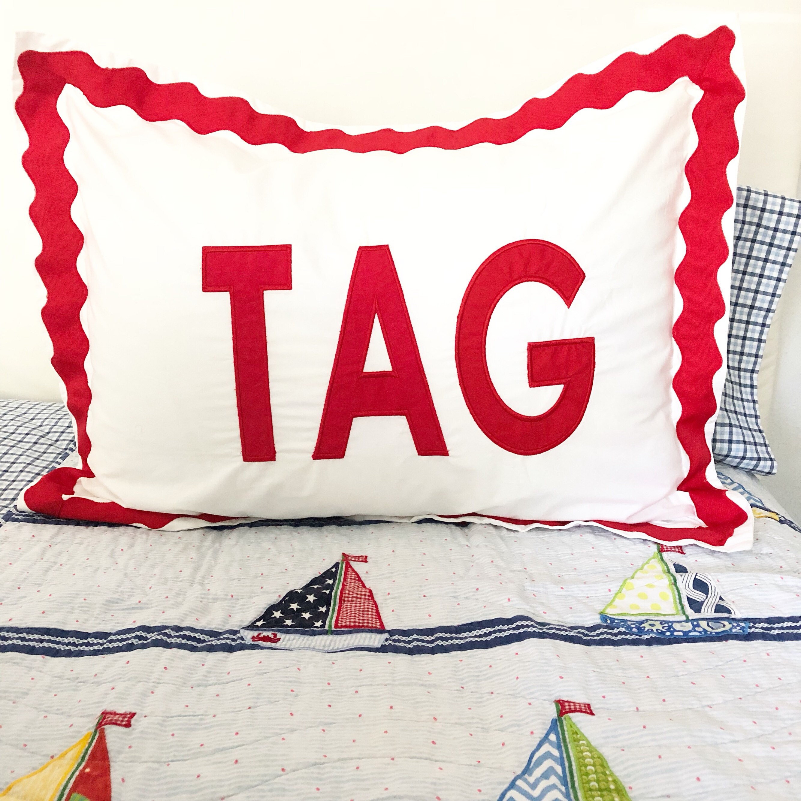 Applique Monogram Standard Pillow Sham With Scalloped Ribbon