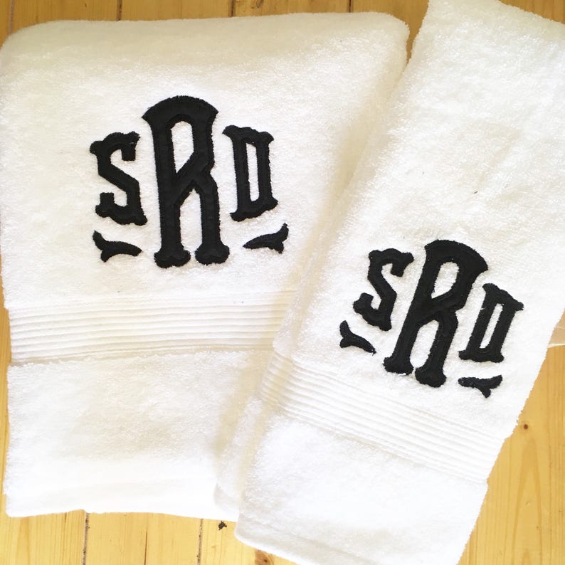 Monogram Applique Terry Cloth Bath Towel / Terrycloth Towel image 3