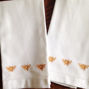 Hemstitch Hand Towel with Embroidered Bees / Monogram Gift / Guest Towel