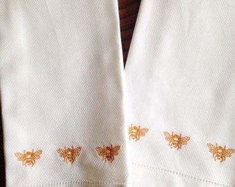 Hemstitch Hand Towel with Embroidered Bees / Monogram Gift / Guest Towel