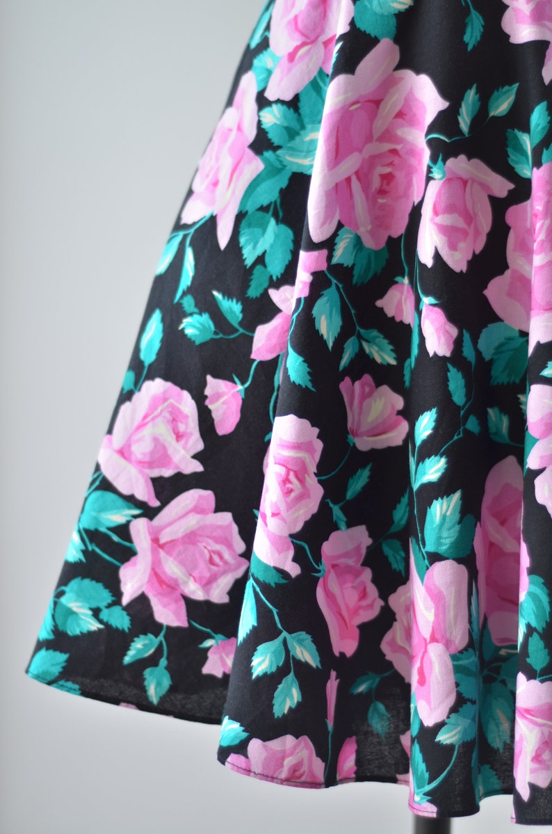 80s does 50s Vintage FLORAL SWEETHEART SUNDRESS by Weekend Halter Top Bustier Circle Skirt Pinup Black Pink Roses Cotton Mini Patio Dress