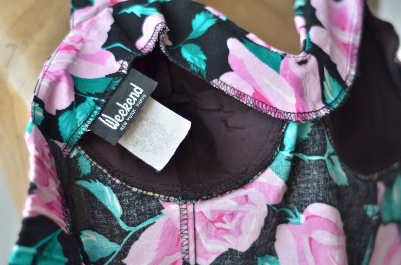 80s does 50s Vintage FLORAL SWEETHEART SUNDRESS by Weekend Halter Top Bustier Circle Skirt Pinup Black Pink Roses Cotton Mini Patio Dress
