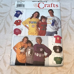 Simplicity 9230  Pattern for 12 Iron-On Applique Transfers for T-Shirts And Sweatshirts for Mom, Dad, Grandma, Graduate