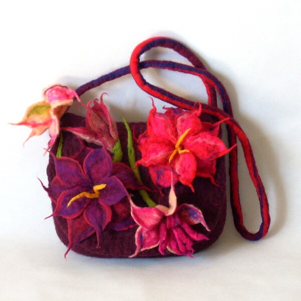 Autumn Winter. Big Flowers. Felted Bag.Felted Handbag.Felted purse Purple woman bag.Unique bag.Boho Bag.Art Shoulder Bag