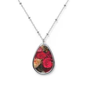 Romantic Floral Oval Necklace, Elegant Jewelry, Gift for Her, Anniversary Present, Mother&#39;s Day, Roses Necklace, Wife Gift, Girlfriend Gift