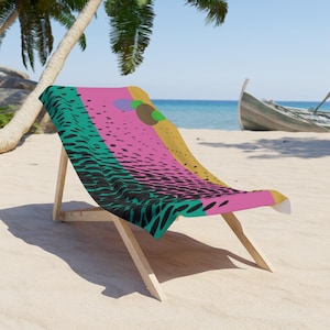 Vibrant Beach Towel for Summer Fun, Colorful Poolside Accessory, Perfect for Beach Days, Gifts for Friends, Travel Essential