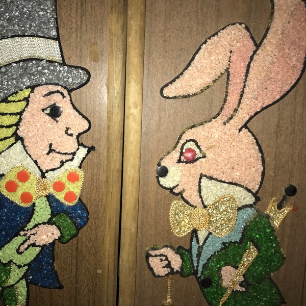 Vntg Gravel Pebble ALICE In WONDERLAND -Mad Hatter White Rabbit Art 1960s