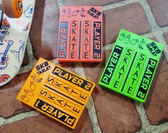 Sk8 Tablet – Pocket Scoreboard for S.K.A.T.E. Game | Skateboard Game Tracker | SKATEBOARD Letters Spinner