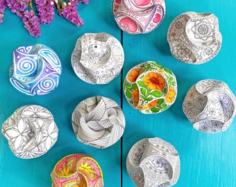 Triskele Paper Globes - Paper Balls - Paper Baubles - Paper Ornaments - 3D Paper Art - to Color & Craft