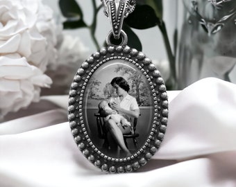 PHOTO Necklace - Oval Vintage Style Pendant Necklace - Personalized Necklace - Photo Jewelry - Picture Necklace - Customized Gifts