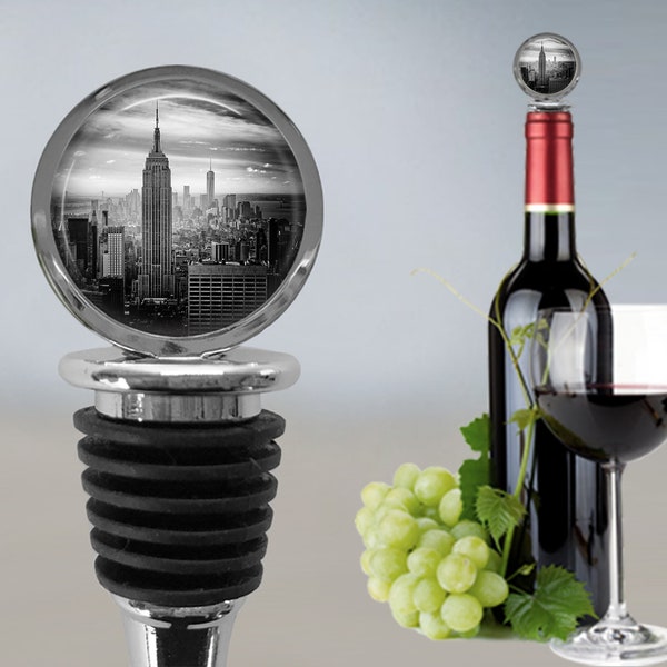 New York City Skyline Wine Stopper - Black and White Photography - Manhattan Wine - NYC Lover Gift - Retro Noir