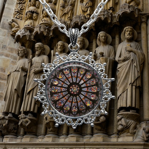 Rose Window Notre Dame de Paris Pendant Necklace - Christian Faith Pendant - Religious Jewelry - Quasimodo - Cathedral Art