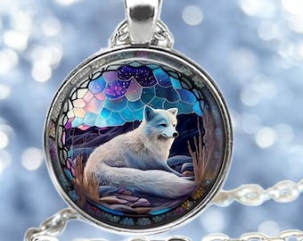Arctic Fox Pendant Necklace: Winter Animal Jewelry