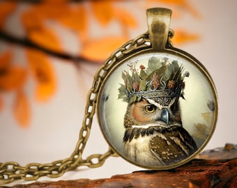 OWL KING Pendant Necklace - Owl Jewelry - Vintage Owl  - Gifts for Her - Wildlife Gifts - Nature Lover Gift - Bird Lovers - Woodland Owl