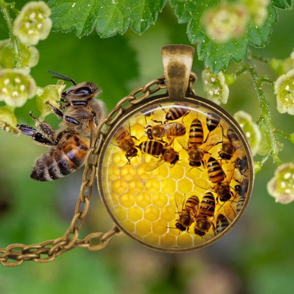 Honeycomb and Bees Jewelry - Honey Bee - Insect Jewelry - Honeycomb Pendant - Beehive - Honey Pendant - Beekeeper Gift - Naturist