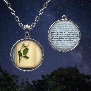Dictionnaire de poésie définition collier double face - bijoux pour amoureux des livres - cadeau lecteur - cadeau poétique romantique - cadeaux poète - cadeau écrivain