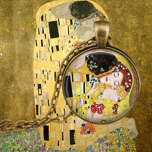 Gustav Klimt The Kiss Pendant Necklace - Art Nouveau Jewelry - Gift for Wife - Girlfriend Gift - Romantic Jewelry - Kissing - Classic Art
