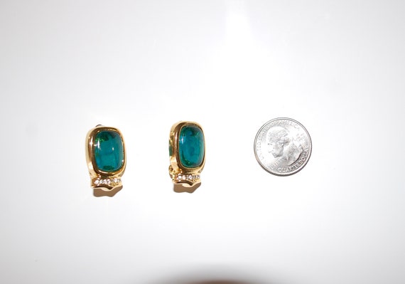 Vintage Custom Gold Emerald Clip On Earrings - image 2