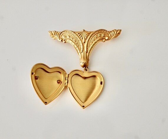 Vintage Custom Gold Pearl Heart Pin Locket - image 3
