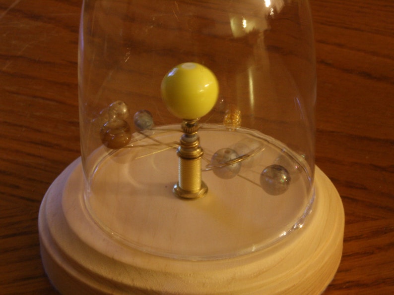 Small Solar System Mechanical Orrery image 5