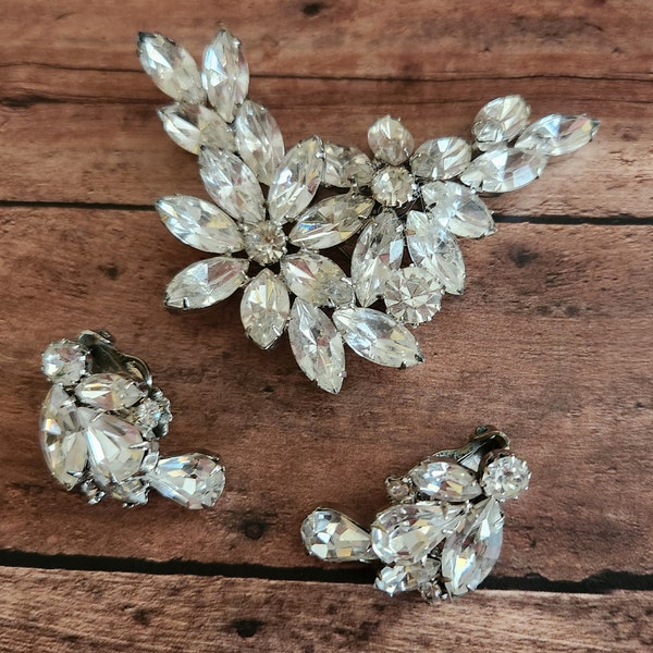 RARE Vintage Weiss 1960s Clear Rhinestone Clip-on Earrings and Brooch Set -Dressy or Bridal Jewelry Set -Excellent Condition -Priority Ship