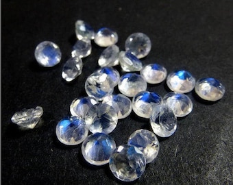 AAA レインボームーンストーン、ラウンドカット、ブルーフラッシュ、3