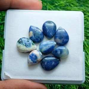 Pietra preziosa sciolta di sodalite naturale cabochon, pera piatta sul retro da 14x10 mm a 15x12 mm