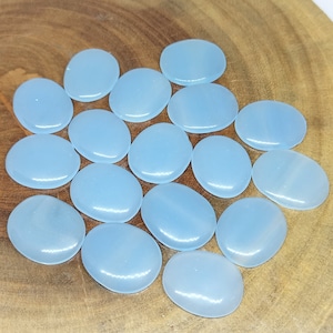 Increíble cabujón de forma elegante de cristal azul lavanda para suministros de fabricación de joyas suministros de piedras preciosas sueltas 23x19x4 mm calibrado