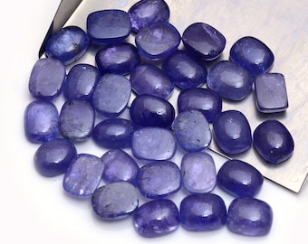 Naturalny niebieski tanzanit w kształcie kaboszonu, kamień szlachetny: 9 x 7 mm, szlif poduszkowy