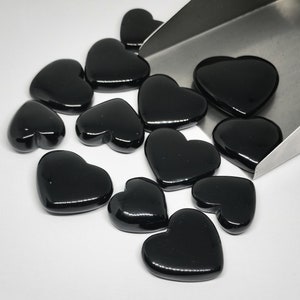 Onice nero naturale, pietra preziosa a cuore intagliato, pietra preziosa di onice nero fatta a mano, creazione di anelli o pietre preziose pendenti per gioielli, regalo di Natale amore