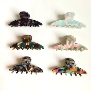 Medium size 100% ACETATE hair claw