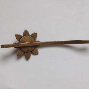 Fermaglio per capelli/forcina in stile vintage, lungo 8 cm, a forma di fiore con gemme acriliche immagine 8