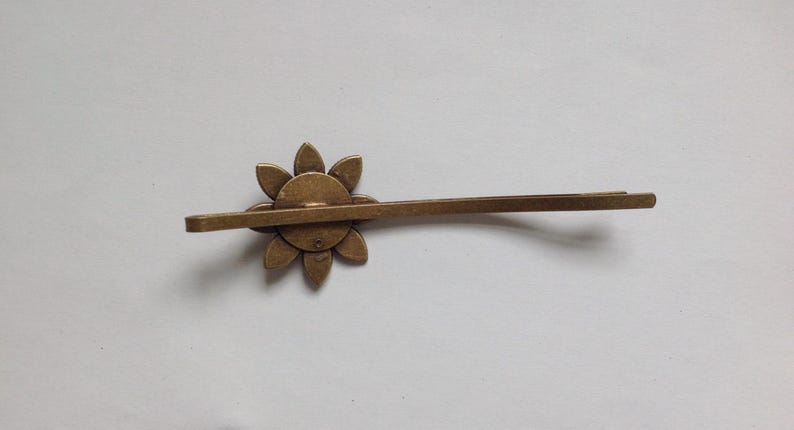 Fermaglio per capelli/forcina in stile vintage, lungo 8 cm, a forma di fiore con gemme acriliche immagine 8