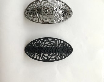Clip metálico curvo de estilo vintage con diamantes