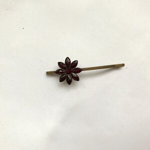 Fermaglio per capelli/forcina in stile vintage, lungo 8 cm, a forma di fiore con gemme acriliche immagine 7
