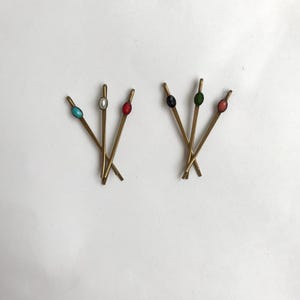 2 pairs Mini vintage style hair pin/slide in acrylic gemstone—suitable for fine hair