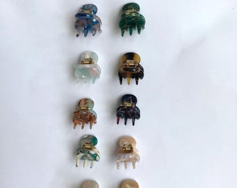 Un paio di mini artigli in ACETATO in 12 colori multicolori