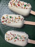 Christmas Cakesicle, Christmas Chocolate Covered Cakesicles - Christmas Party Treat