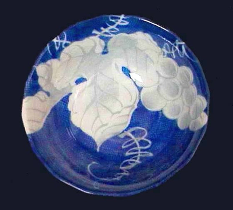 Small Fluted Japanese Porcelain Individual Rice Bowl Hand Painte Small Fluted Japanese Porcelain Individual Rice Bowl Hand Painte