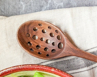 Hand Carved Slotted Spoon, Wooden Strainer Spoon, Handmade Colander, Foodie Gift, Housewarming Gift, Farmhouse Cookware, Walnut Pasta Spoon