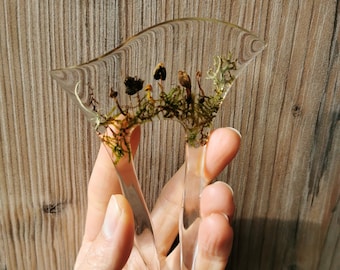 MUSHROOM HAIR FORK, Real Tiny Dried Toadstools & Moss, Clear Eco Friendly Resin, Bun Holder Stick, Forest Wedding Party, Bridal Accessory