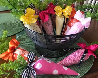 Vibrant Pink And White Polka Dot Bowl Filler Carrot