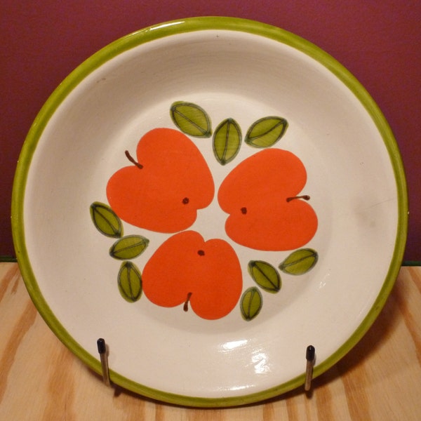 Vintage handpainted ceramic apple pie plate 9.5"