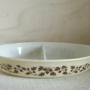 Vintage PYREX Golden Acorn- Golden Touch 1.5 QT divided oval casserole dish