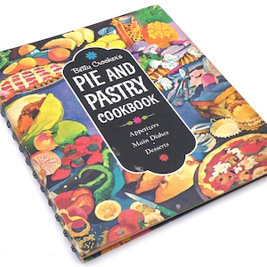 Vintage Betty Crocker&#39;s Pie and Pastry Cookbook