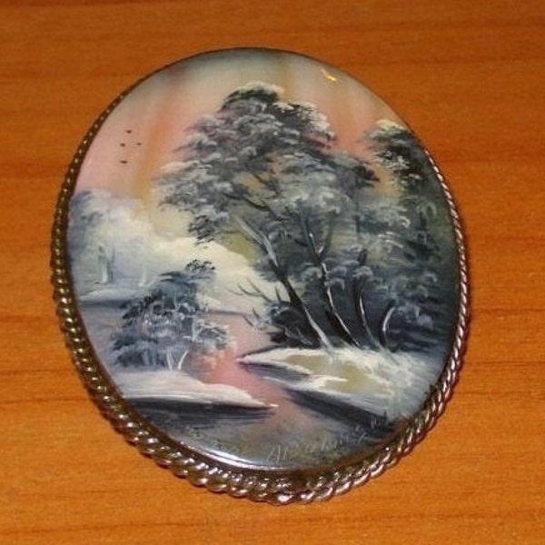 Hand Painted Large Oval Russian Brooch On Mother-Of-Pearl And Artist's Signature Fedoskino Style